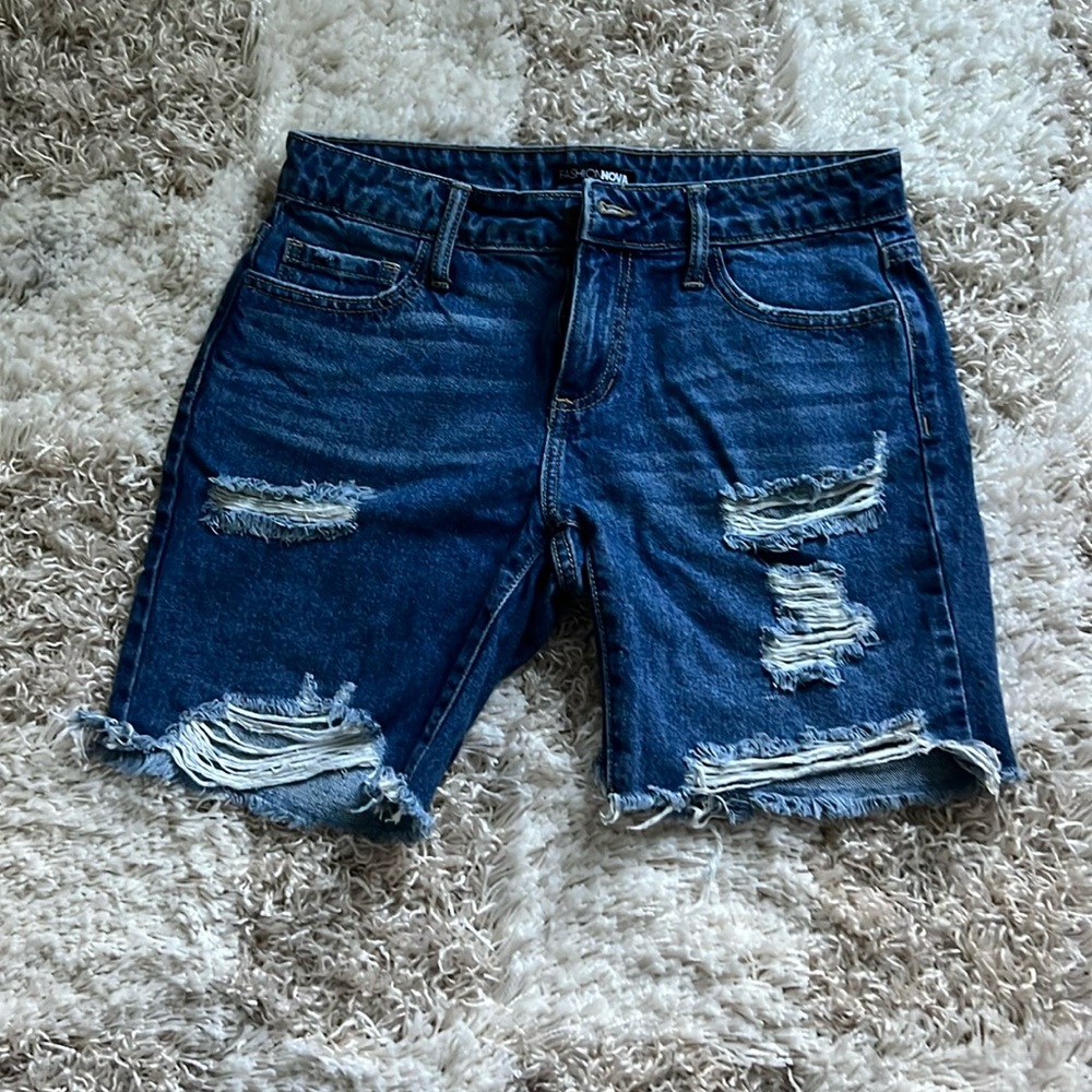 Fashion Nova size 1 Jean shorts